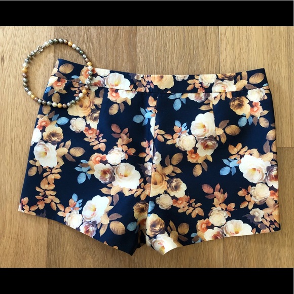 J. CREW 100% Silk 3” Dress Shorts NWT Floral - Picture 2 of 8